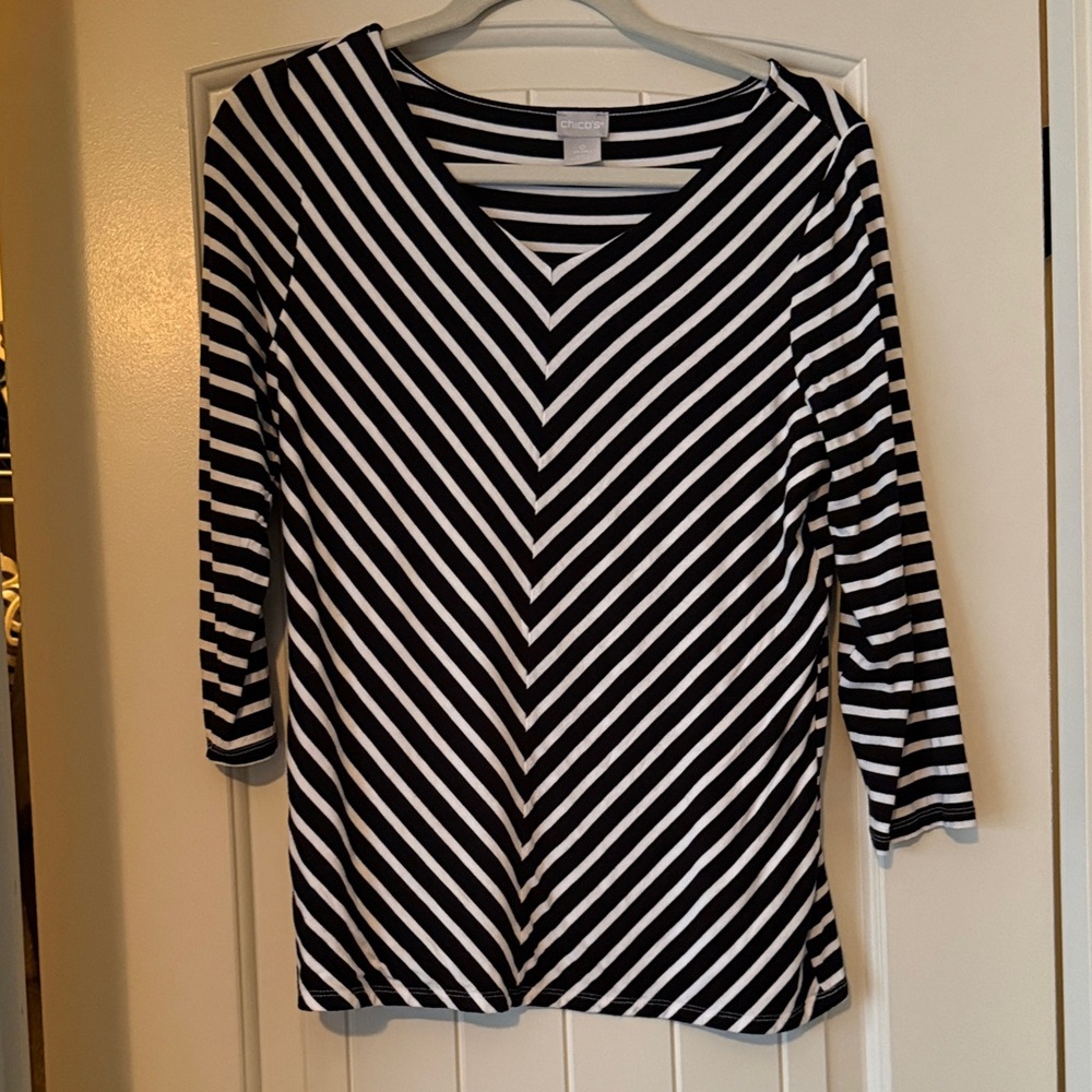 Chico's Black & White Diagonal Stripe V-Neck Top